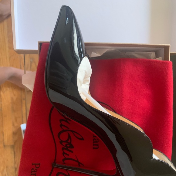 Christian Louboutin - Picture 1 of 2